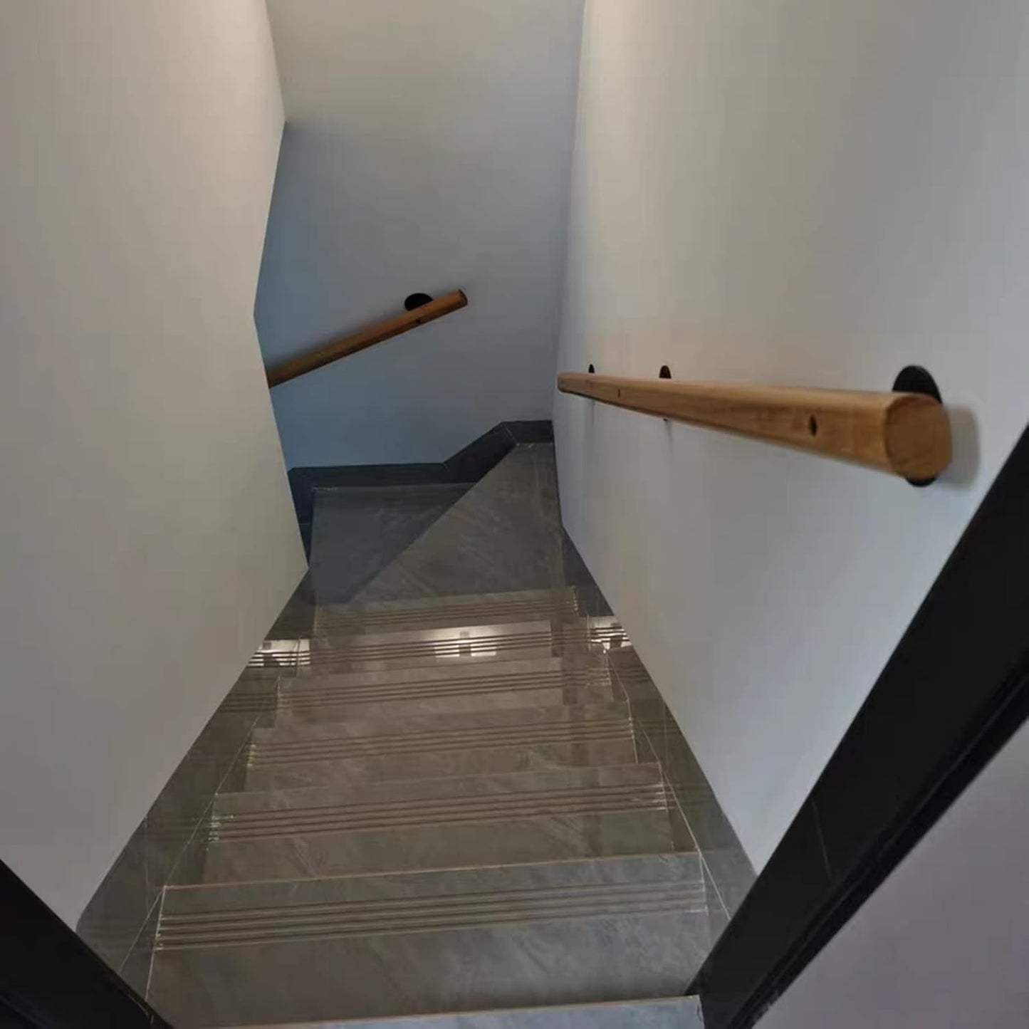 Non-Slip Stair Handrail 🏠🛡️